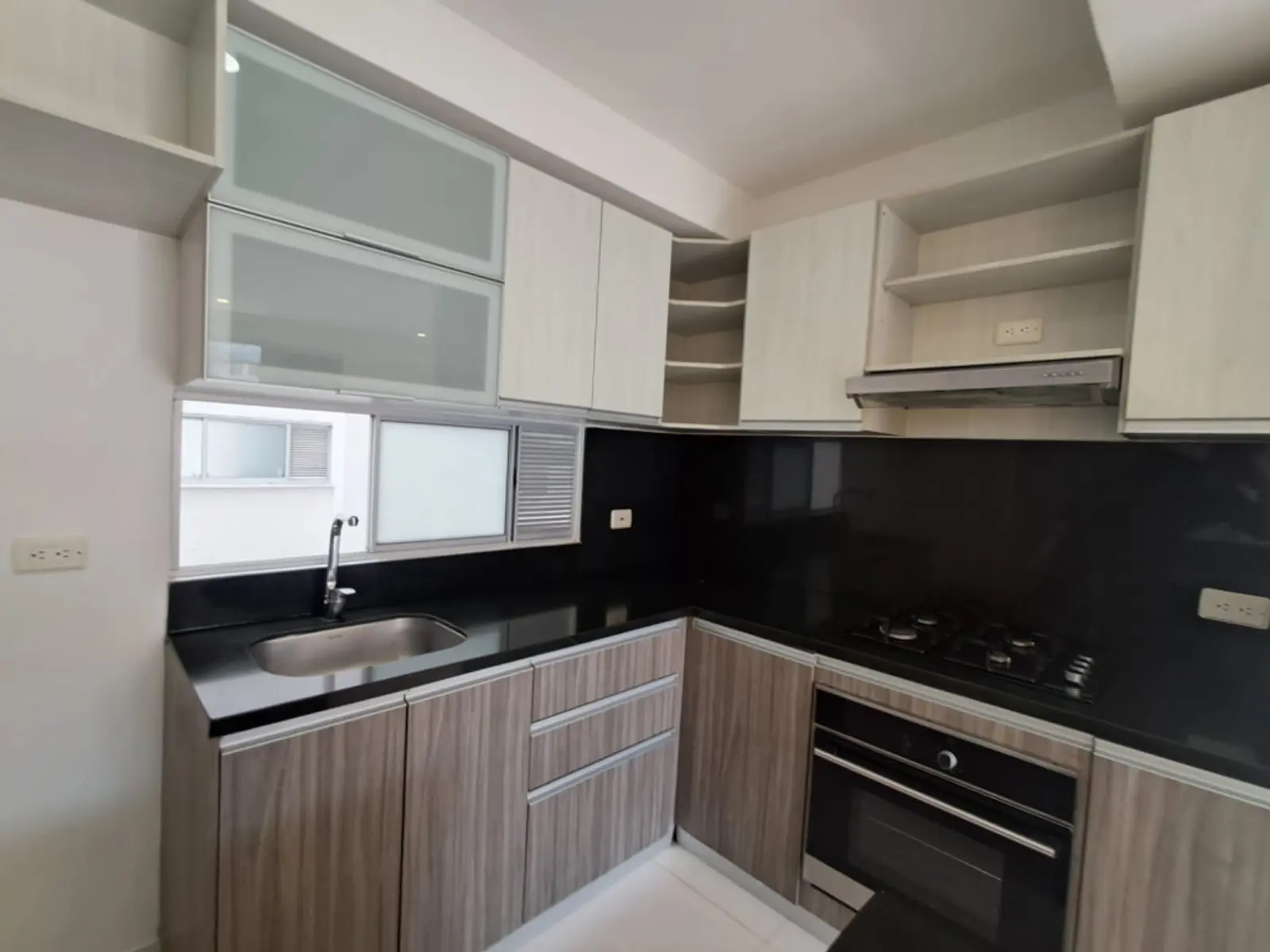 th.outside1200x1200.6a788f0166ec9_infocdn__97319-1-1786280661-3jpg Apartamento en Arriendo en Rio Alto, Barranquilla