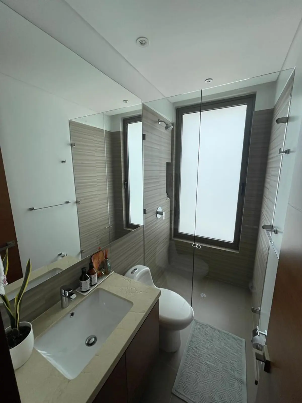 th.outside1200x1200.6a788f075f9b9_infocdn__property-22790-17-1784897857-imagenjpg Apartamento en Arriendo en Virrey, Bogotá