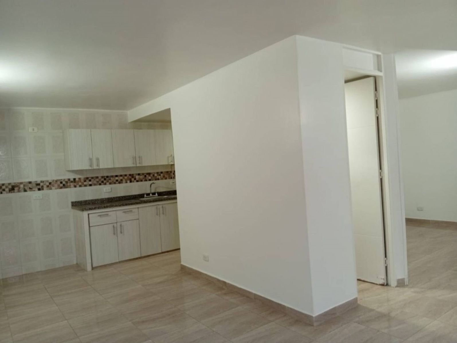 th.outside1200x1200.6a800642eb743_infocdn__b4a96adf-cf2f-4f0a-a6b1-f3d79fcd5ac3 Apartamento en Arriendo en Ciudad Pacífica, Cali