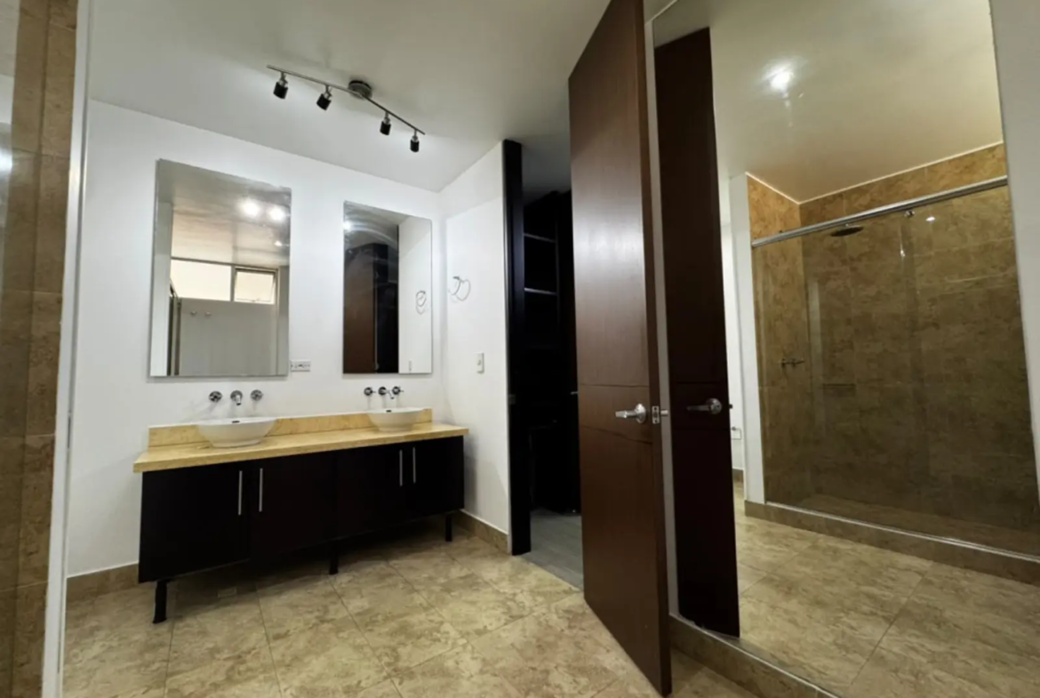 Apartamento en Arriendo en Navarra, Bogotá