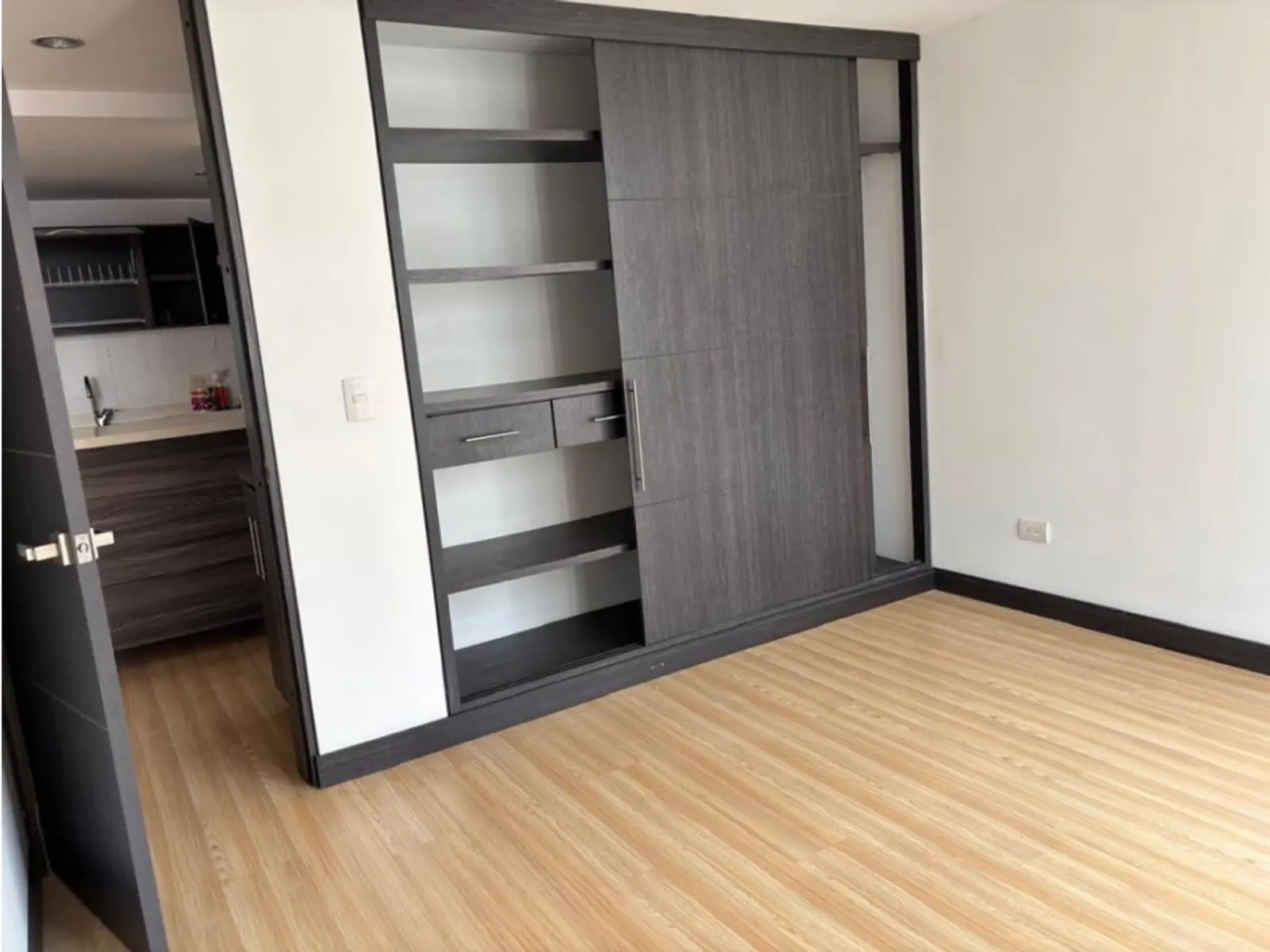th.outside1200x1200.6a8352078726c_infocdn__gr-apartamento-1-alcoba-avenida-p-1786052804-8941-4336jpeg Apartamento en Arriendo en Palermo, Manizales