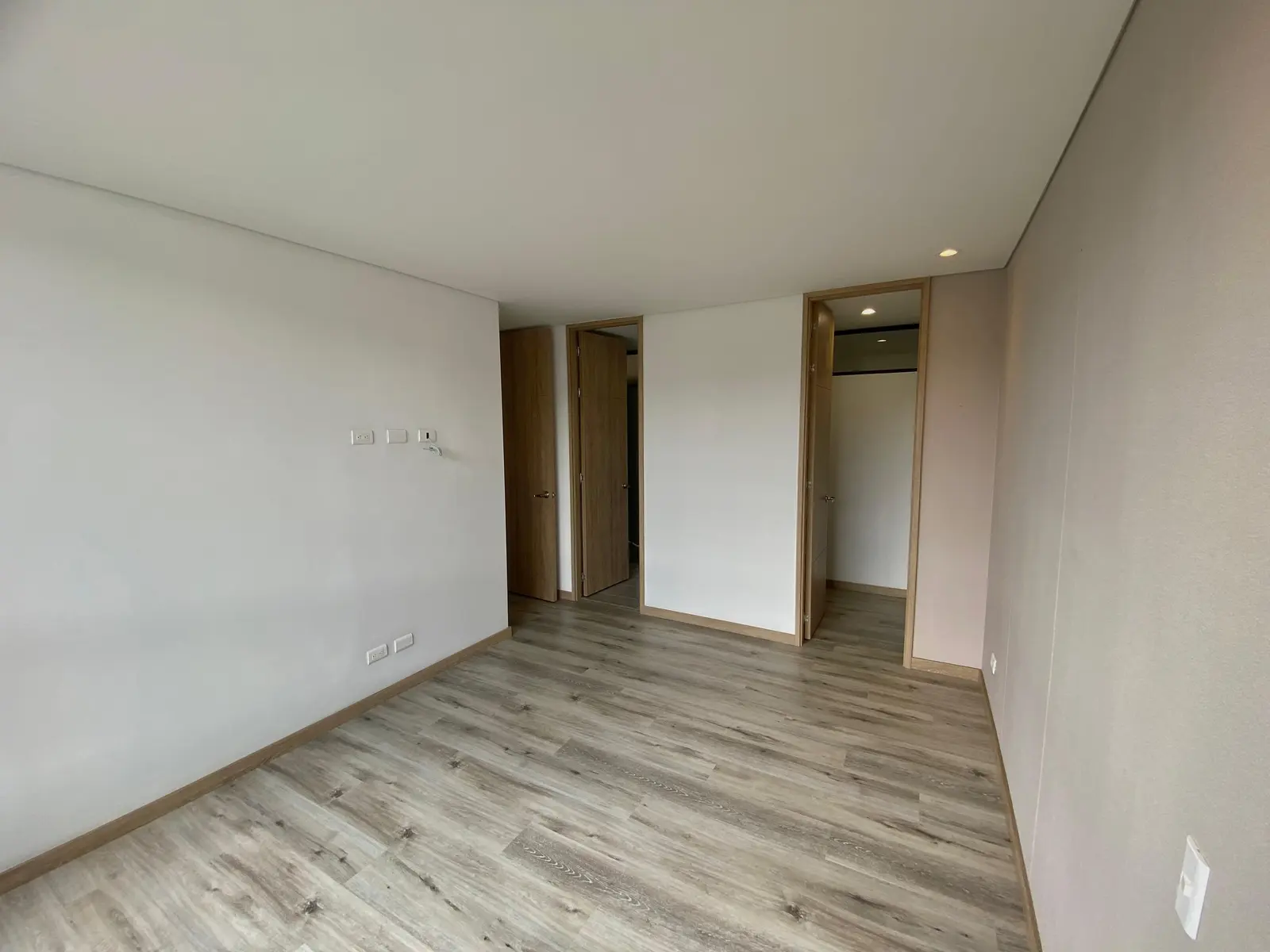 th.outside1200x1200.6a898c3d234a5_infocdn__fn0dmazi84pb1–qkzcweqjpg Apartamento en Arriendo en Santa Elena, El Retiro