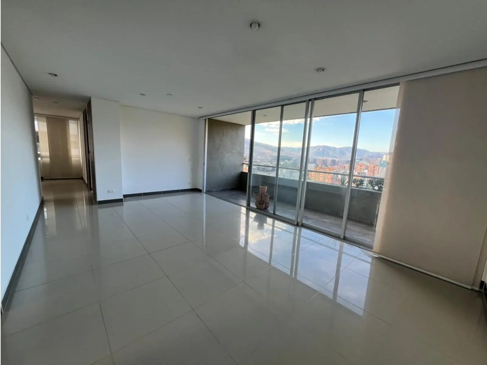 th.outside1200x1200.6a8b514a90ec2_infocdn__gr1097062120260823023252jpg Apartamento en Arriendo en Santa maria de los angeles, Medellín
