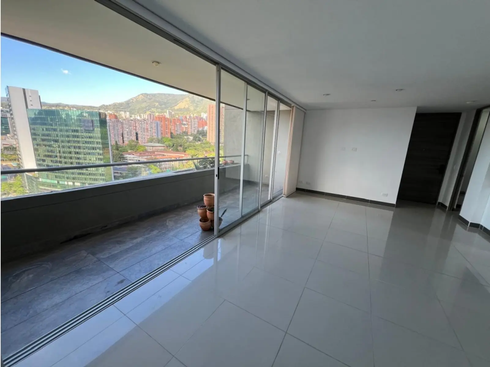 th.outside1200x1200.6a8b514c02f39_infocdn__gr1097061920260823023250jpg Apartamento en Arriendo en Santa maria de los angeles, Medellín