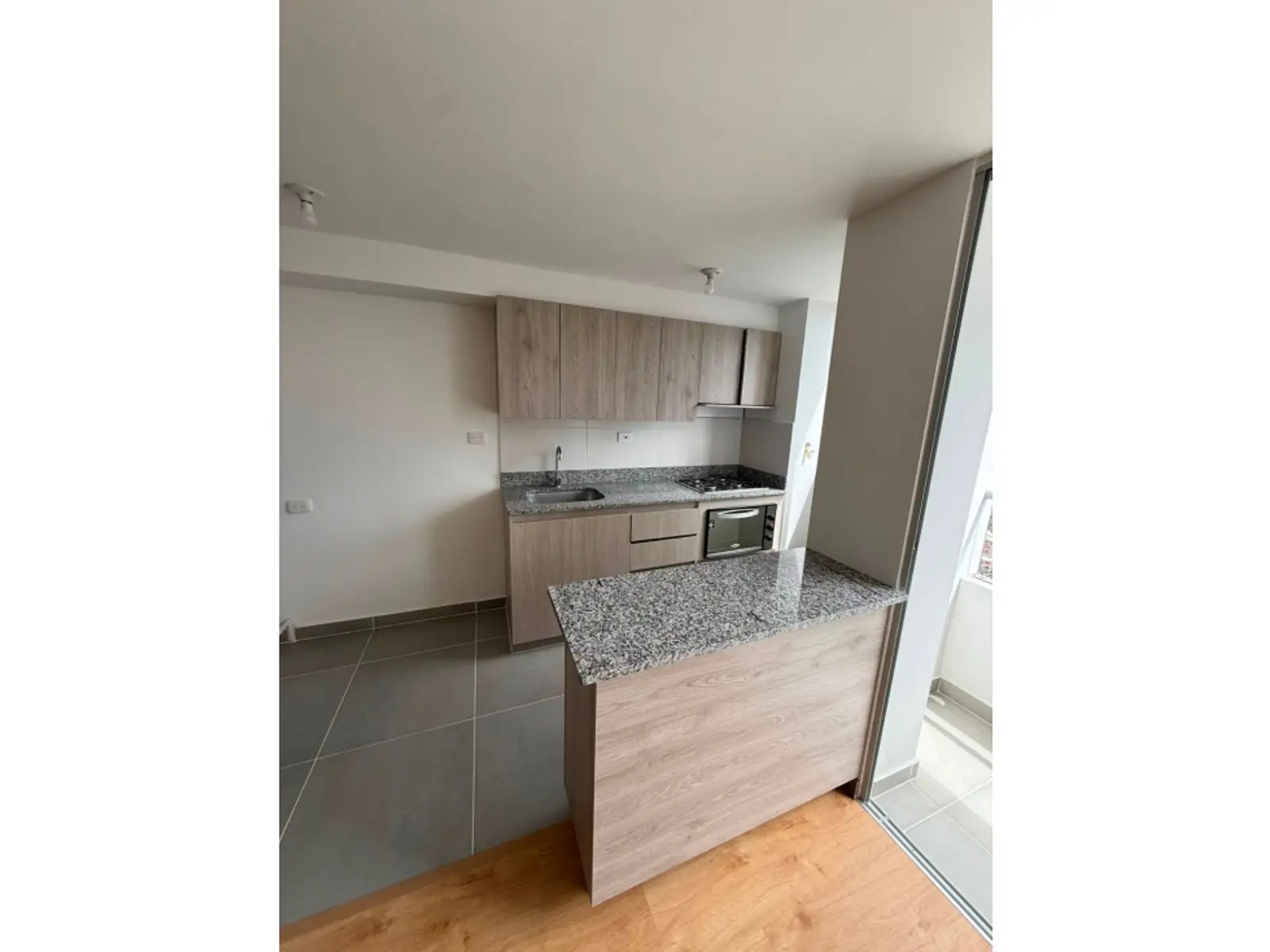 th.outside1200x1200.6a8fde93f3599_infocdn__gr-copia-de-apartamento-en-arrien-1787807955-2811-4926jpeg Apartamento en Arriendo en Calasanz, Medellín