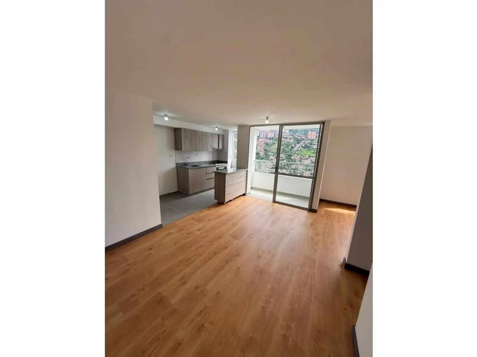 th.outside1200x1200.6a8fde94bea5d_infocdn__gr-copia-de-apartamento-en-arrien-1787807958-3319-3078jpeg Apartamento en Arriendo en Calasanz, Medellín