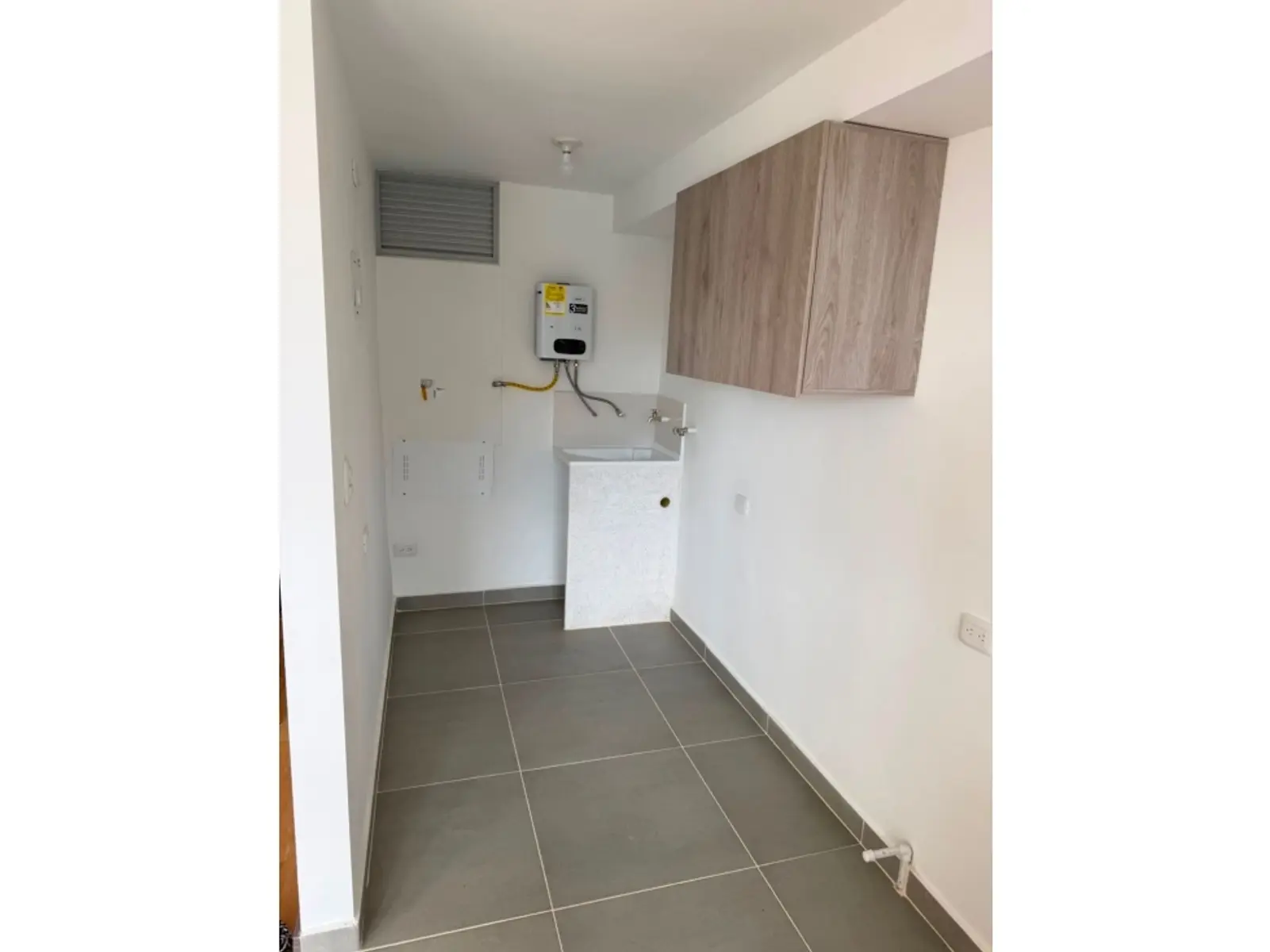 th.outside1200x1200.6a8fde98a6a02_infocdn__gr-copia-de-apartamento-en-arrien-1787807974-7121-5909jpeg Apartamento en Arriendo en Calasanz, Medellín