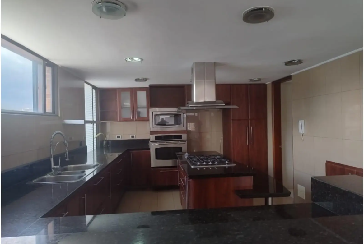 Apartamento en Arriendo en Santa Barbara, Bogotá