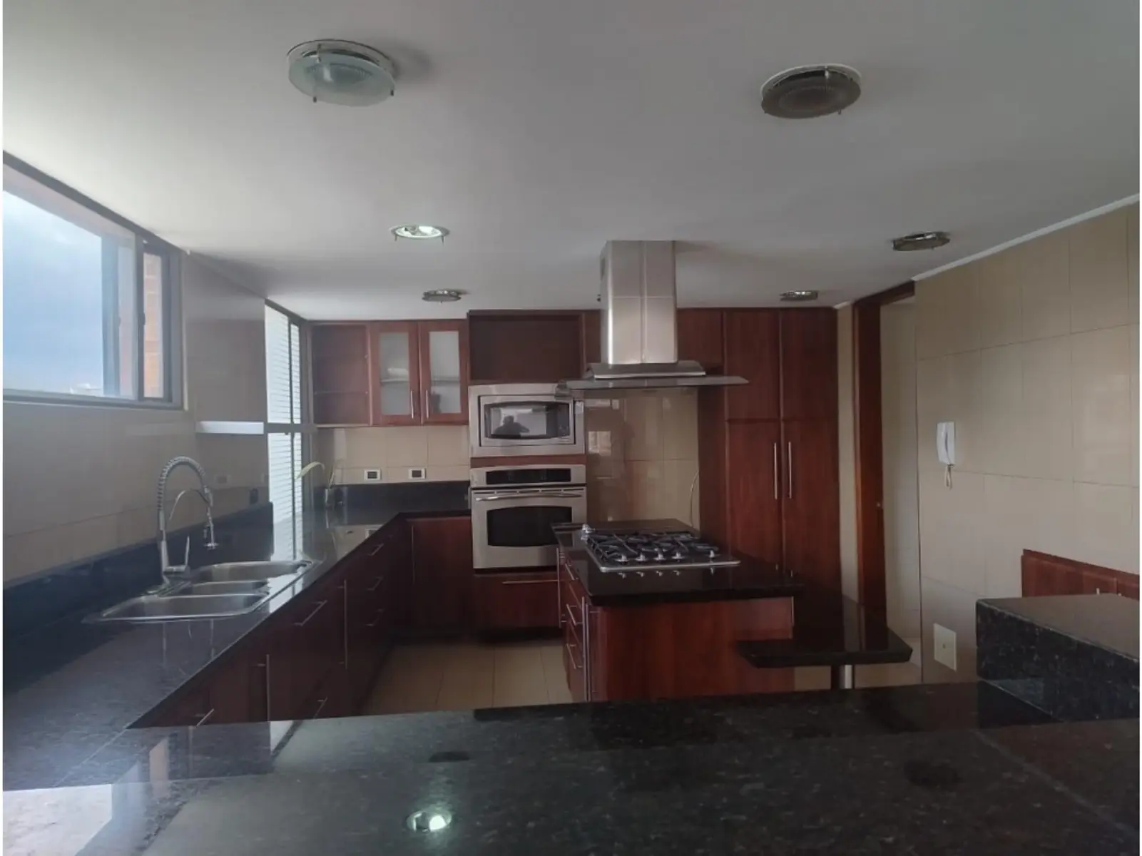 Apartamento en Arriendo en Santa Barbara, Bogotá