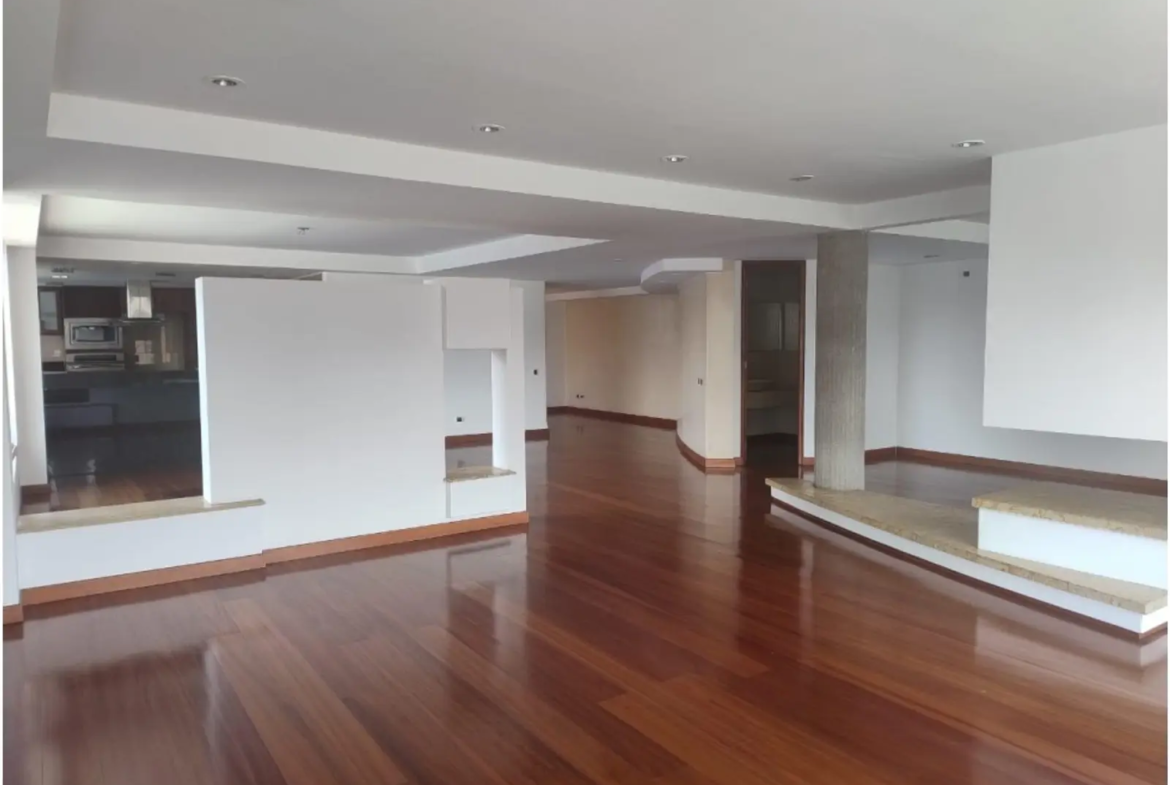Apartamento en Arriendo en Santa Barbara, Bogotá