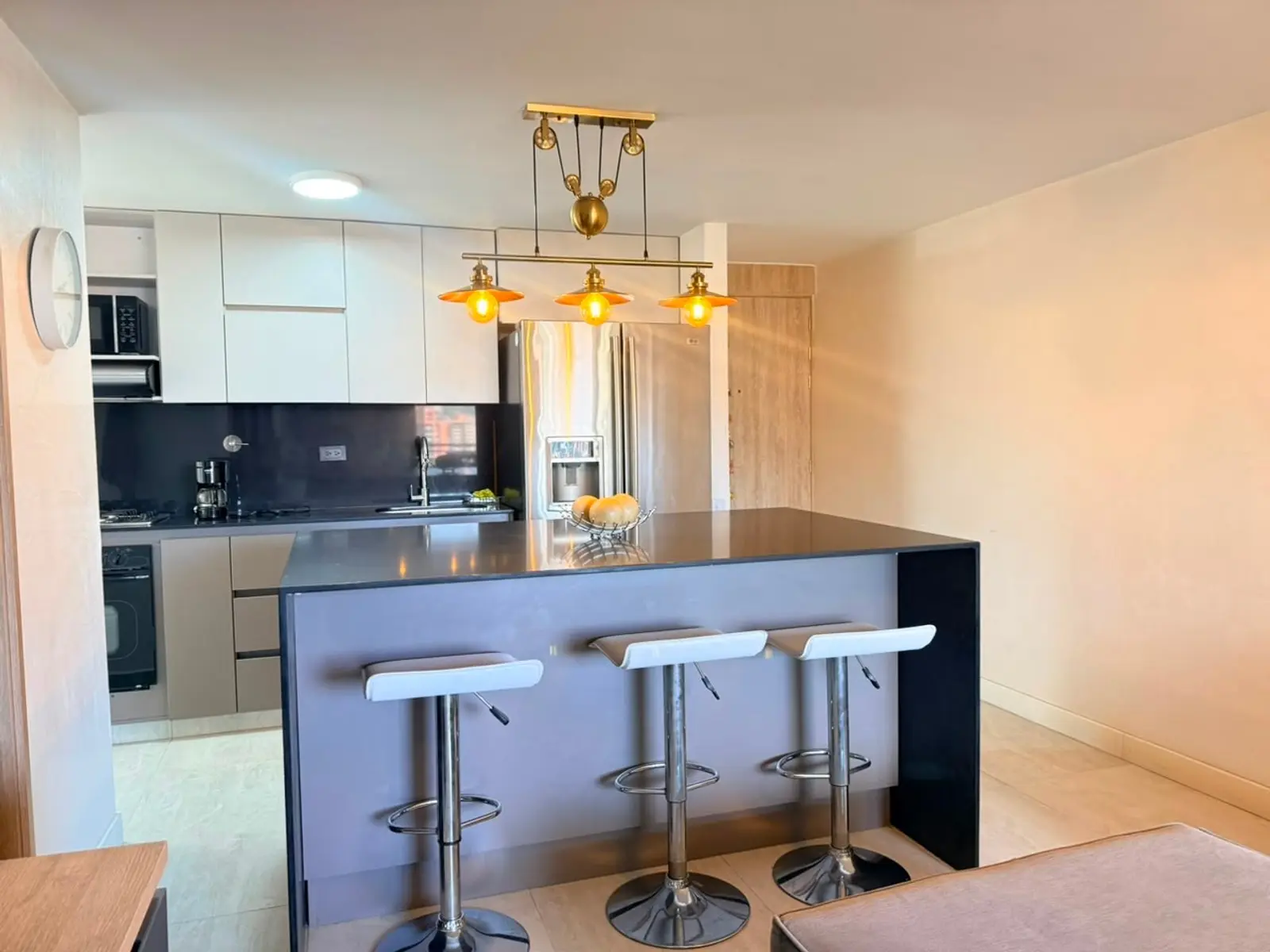 th.outside1200x1200.6a9584f6d39c1_infocdn__qruf0xxghqudkbfzule9tcctfvdkk4cwayshdg2tjpg Apartamento en Arriendo en El Poblado, Medellín