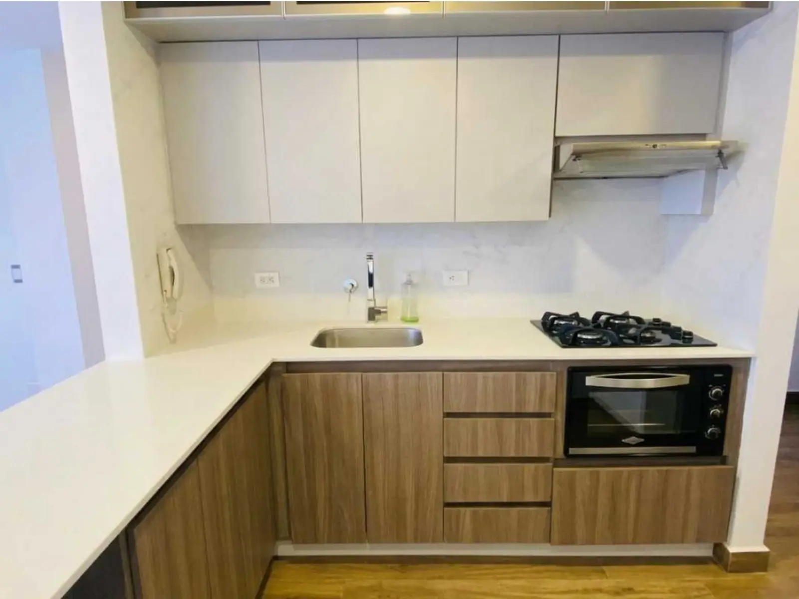 th.outside1200x1200.6a9587d749011_infocdn__gr-apartamento-para-la-renta-en-e-1788184124-6182-8354jpeg Apartamento en Arriendo en Ciudad del Río, Medellín