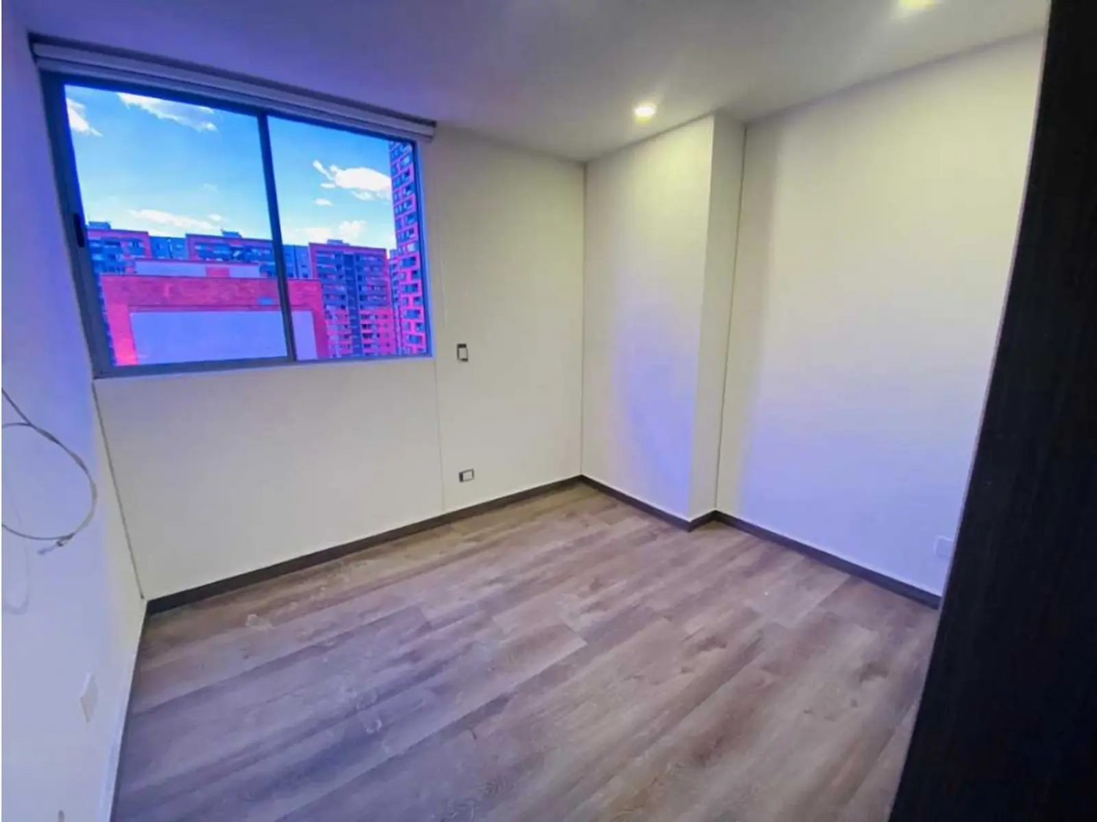 th.outside1200x1200.6a9587d9021dc_infocdn__gr-apartamento-para-la-renta-en-e-1788184154-7915-2524jpeg Apartamento en Arriendo en Ciudad del Río, Medellín
