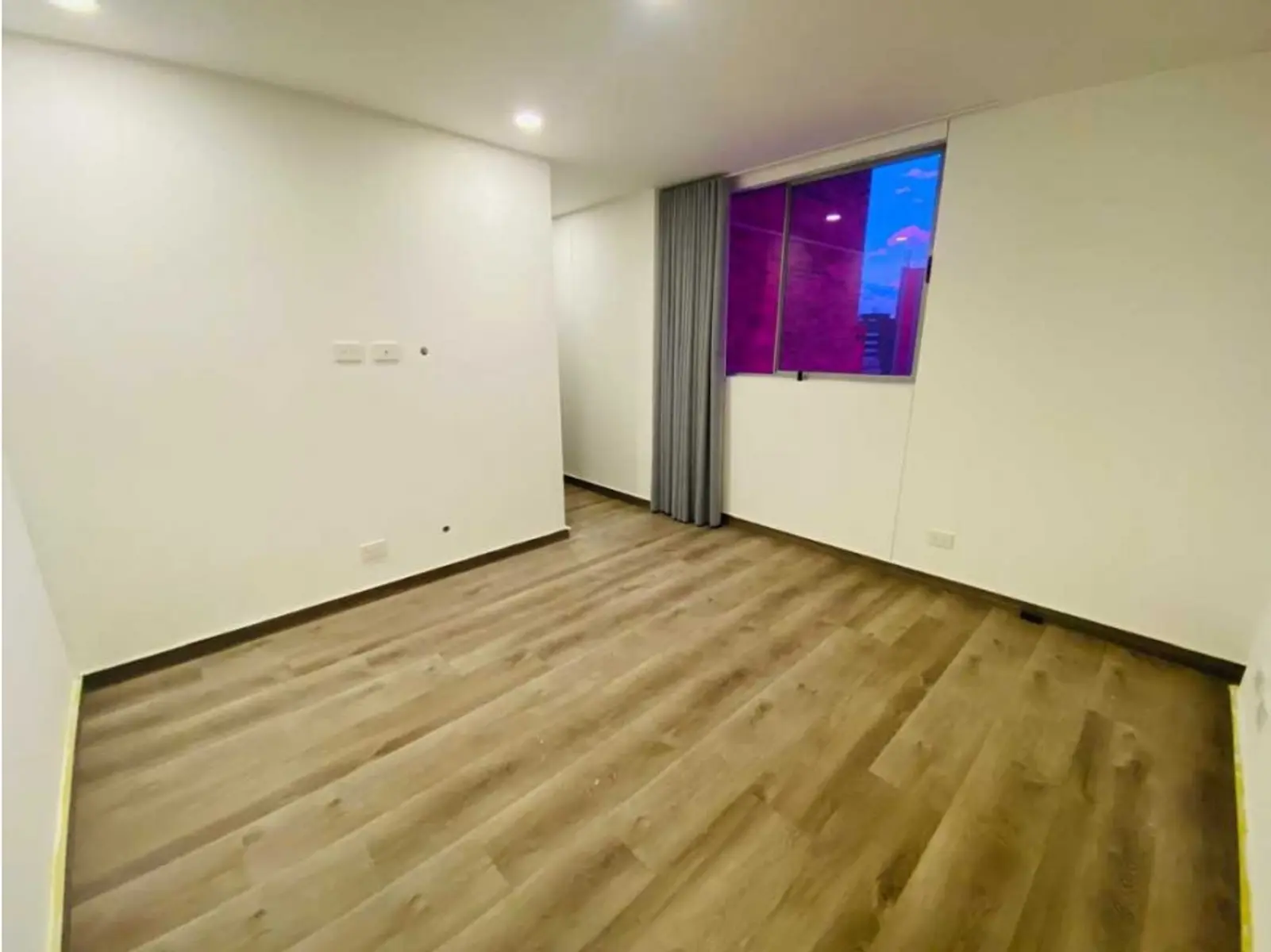 th.outside1200x1200.6a9587d99b31d_infocdn__gr-apartamento-para-la-renta-en-e-1788184162-5278-2993jpeg Apartamento en Arriendo en Ciudad del Río, Medellín