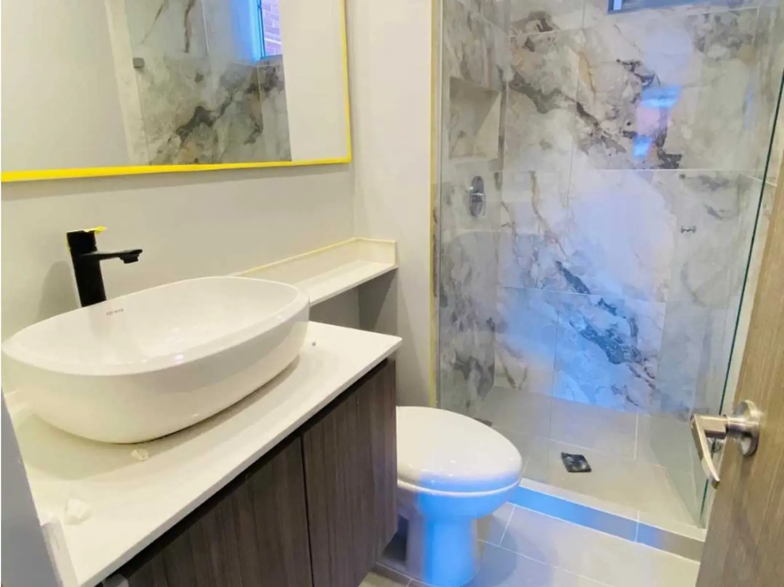 th.outside1200x1200.6a9587da38d4f_infocdn__gr-apartamento-para-la-renta-en-e-1788184169-2156-7179jpeg Apartamento en Arriendo en Ciudad del Río, Medellín