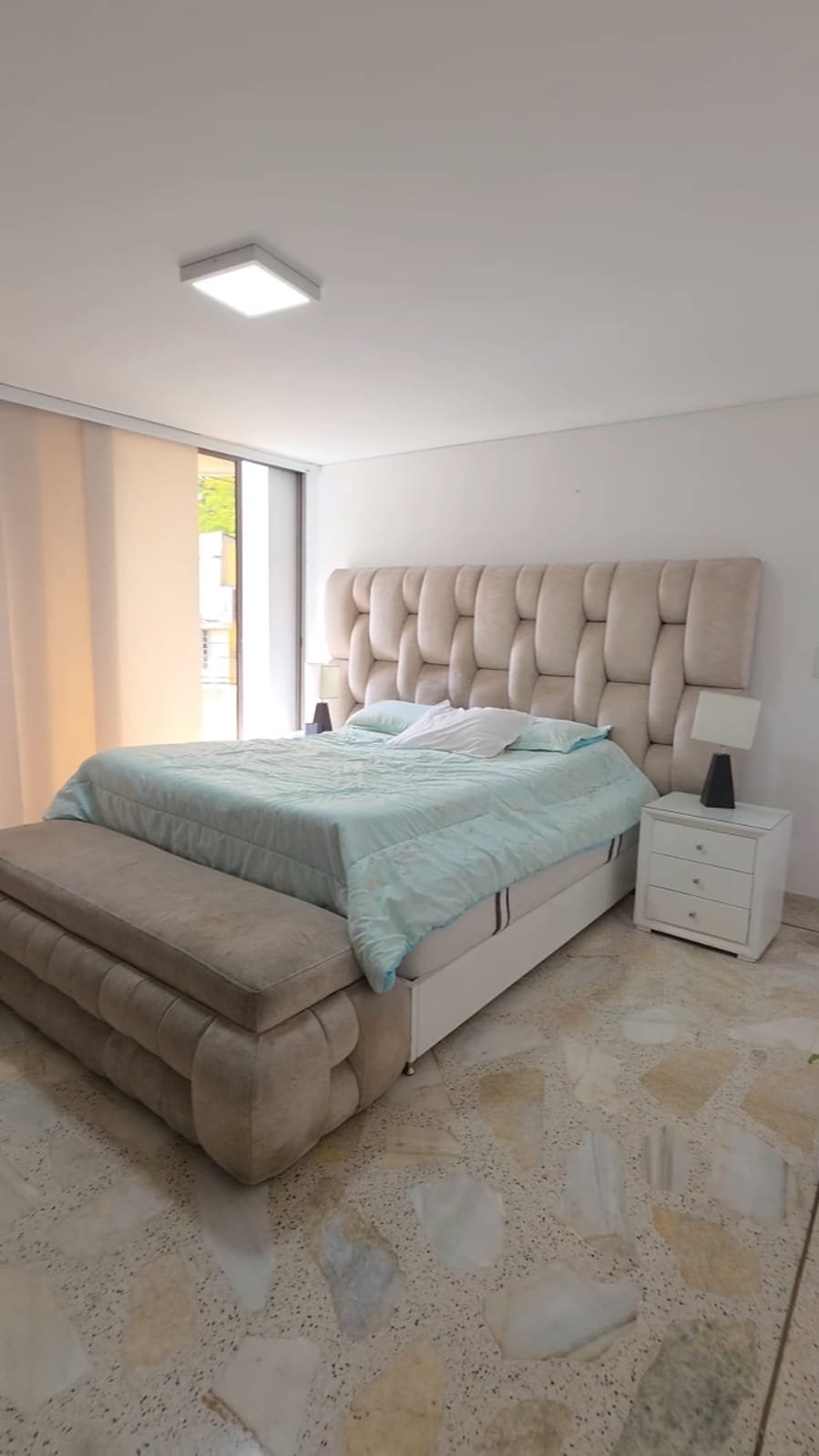 Casa en venta en el Ingenio Cali de 440 metros de 3 niveles