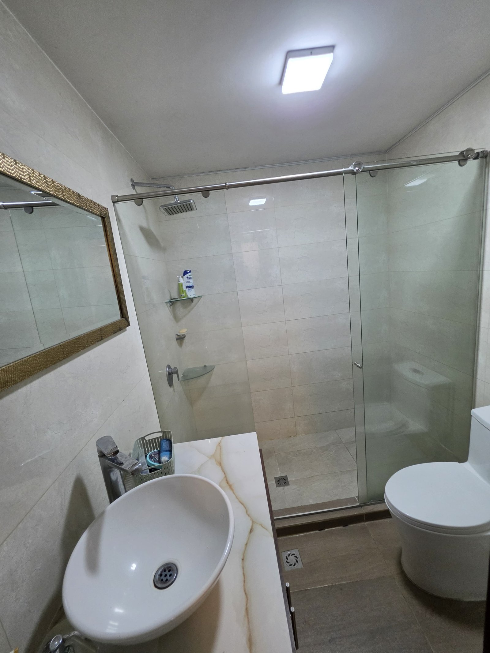 Casa en venta en el Ingenio Cali de 440 metros de 3 niveles