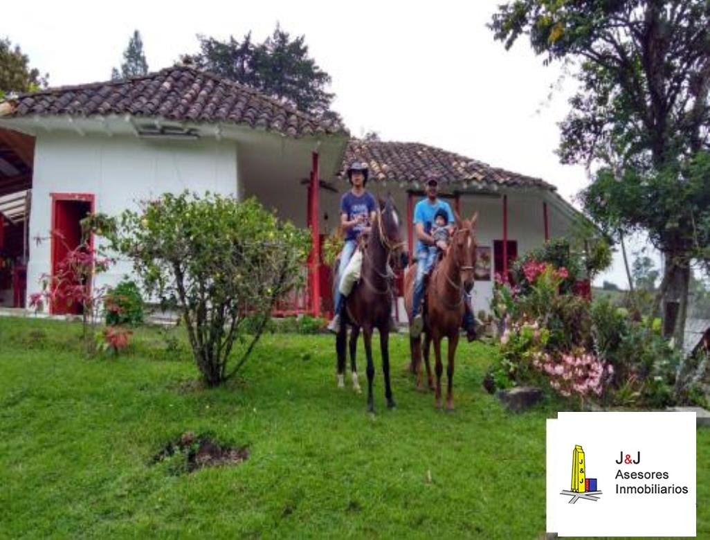 Finca de recreo en Venta El Capiro via San Antonio La Ceja del Tambo