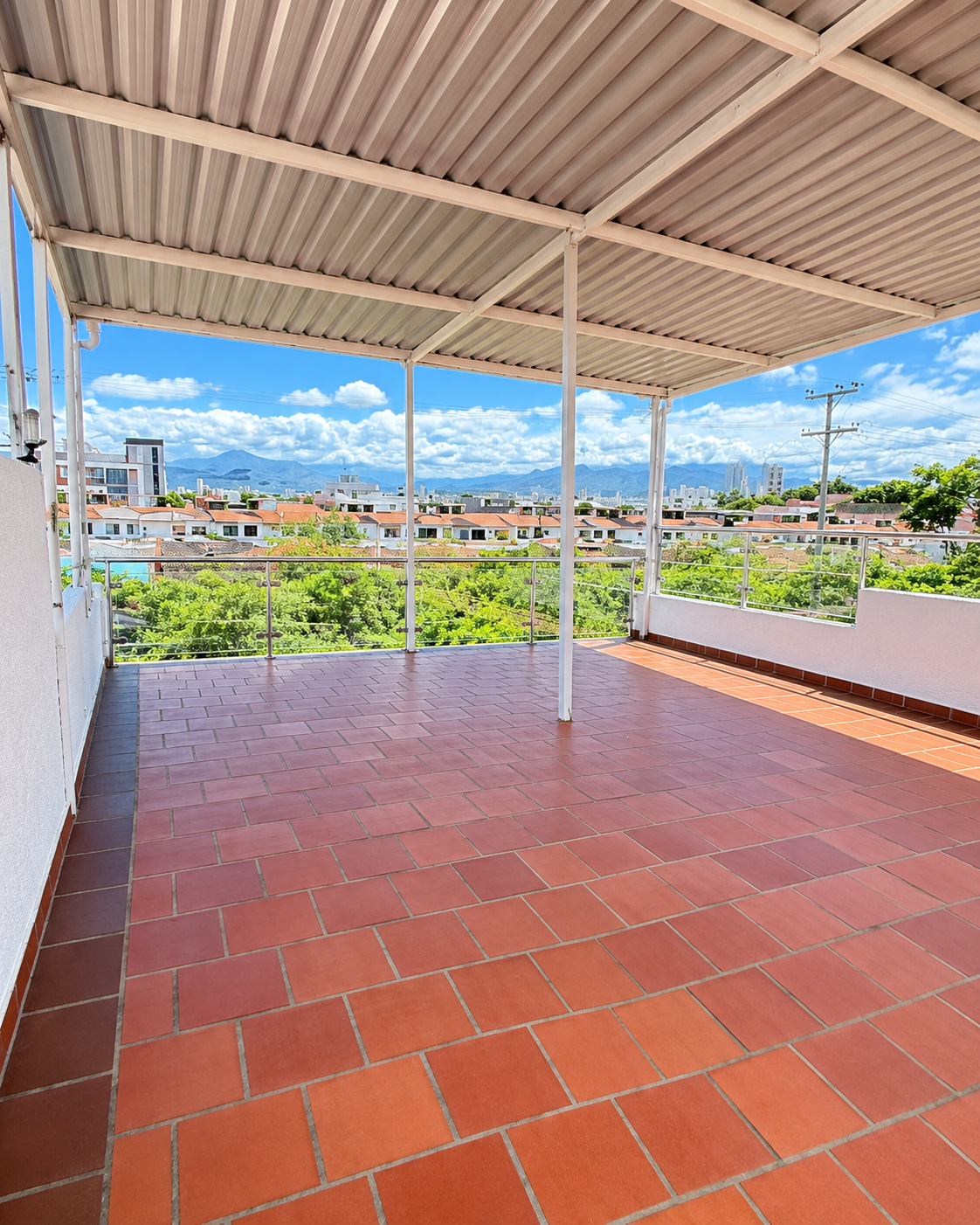 1993b38c-6633-4f51-8b78-ee0ecadcb023 Venta de Casa en Cúcuta, barrio La Ceiba de 3 niveles
