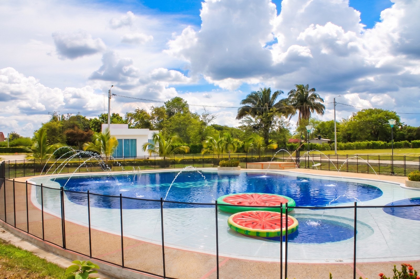 Hermosa Casa de descanso a 10 minutos de Girardot