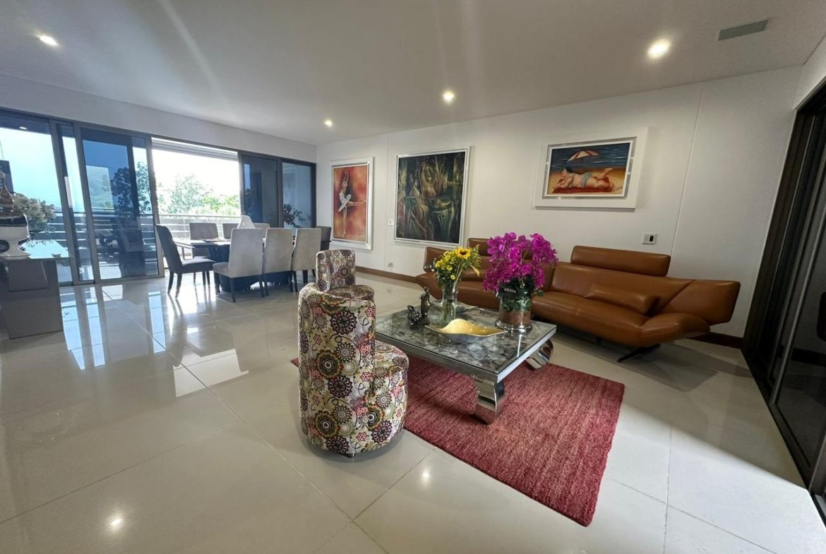 Apartamento en venta en Edificio Majestic – 264 m²