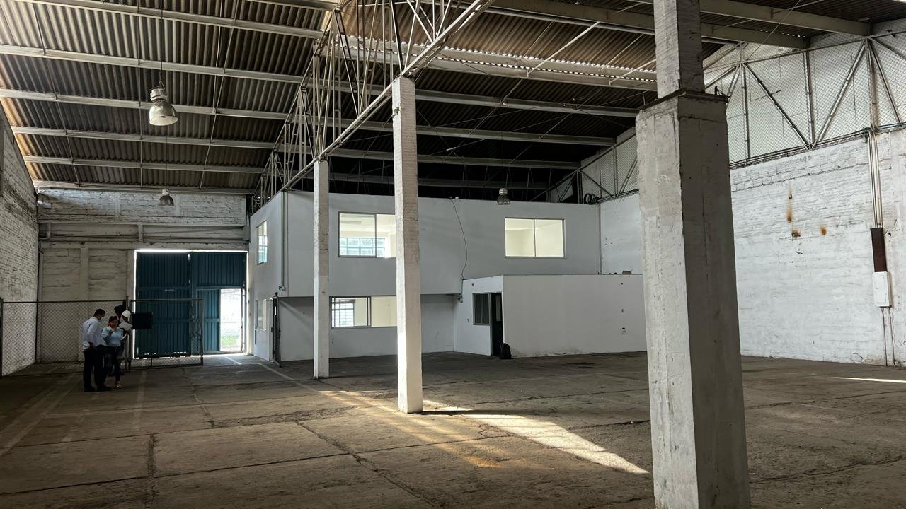 Bodega en arriendo en el barrio Manzanares, Cali