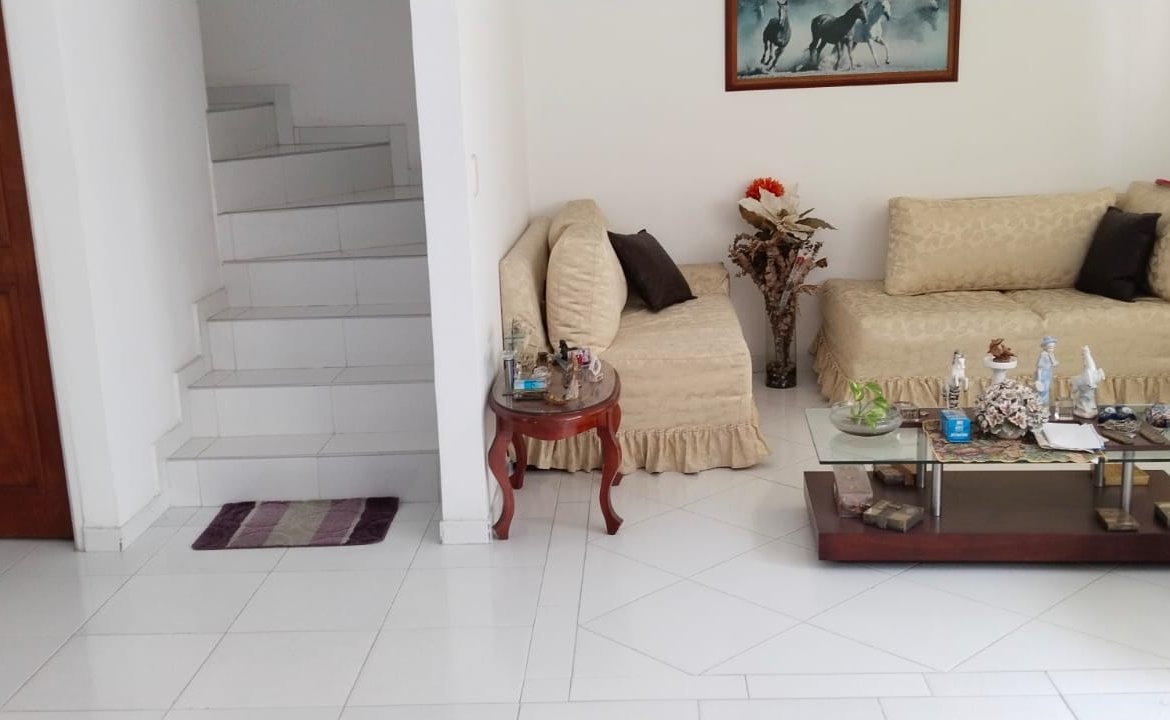 Casa en venta en Palmira, barrio Altamira – 2 pisos más terraza