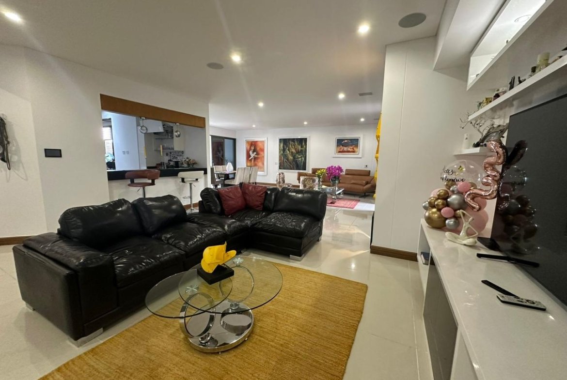 Apartamento en venta en Edificio Majestic – 264 m²
