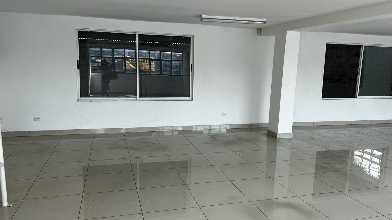 Bodega en arriendo en el barrio Manzanares, Cali