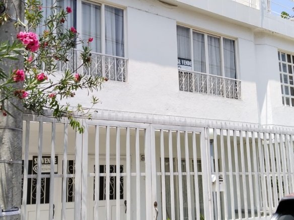 Casa en venta en Palmira, barrio Altamira – 2 pisos más terraza