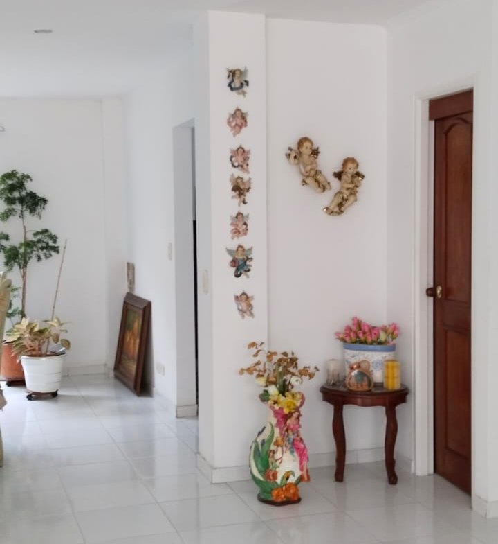 Casa en venta en Palmira, barrio Altamira – 2 pisos más terraza