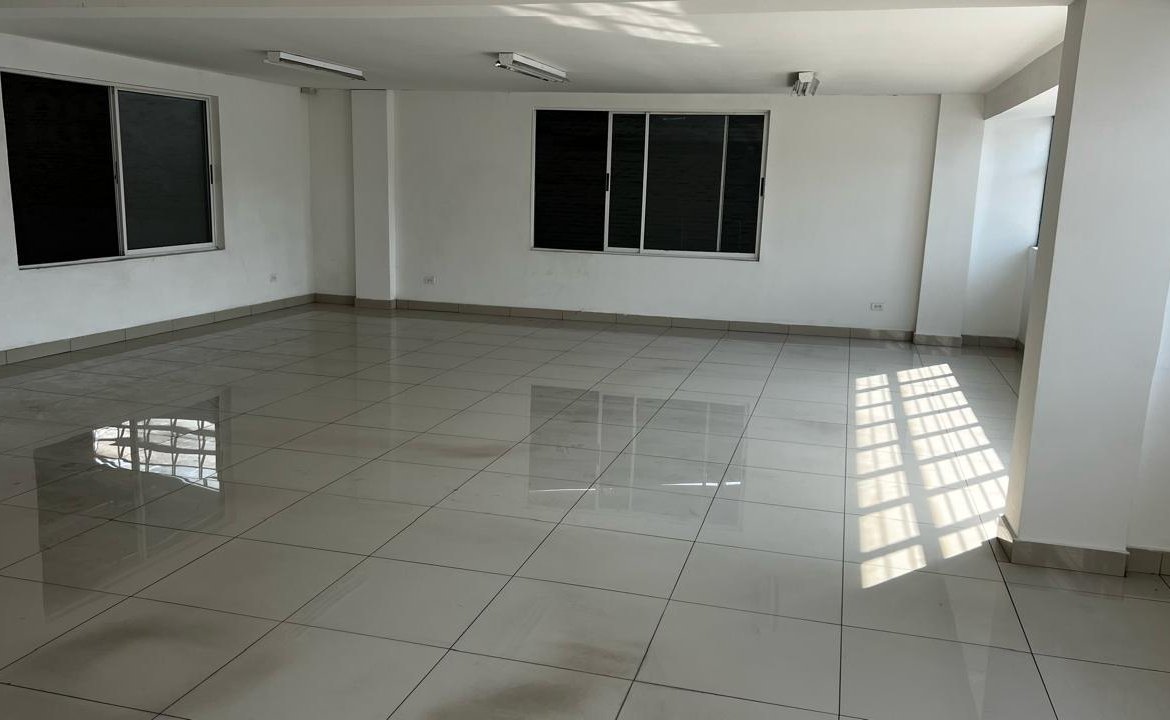 Bodega en arriendo en el barrio Manzanares, Cali