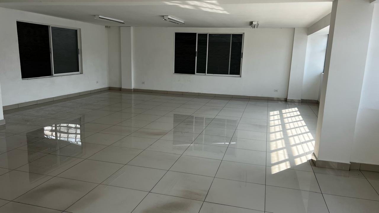 Bodega en arriendo en el barrio Manzanares, Cali