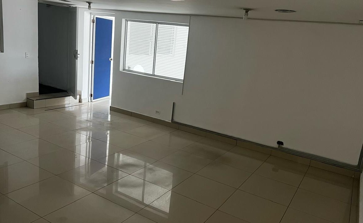 Bodega en arriendo en el barrio Manzanares, Cali