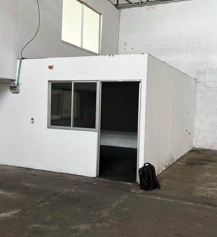 Bodega en arriendo en el barrio Manzanares, Cali