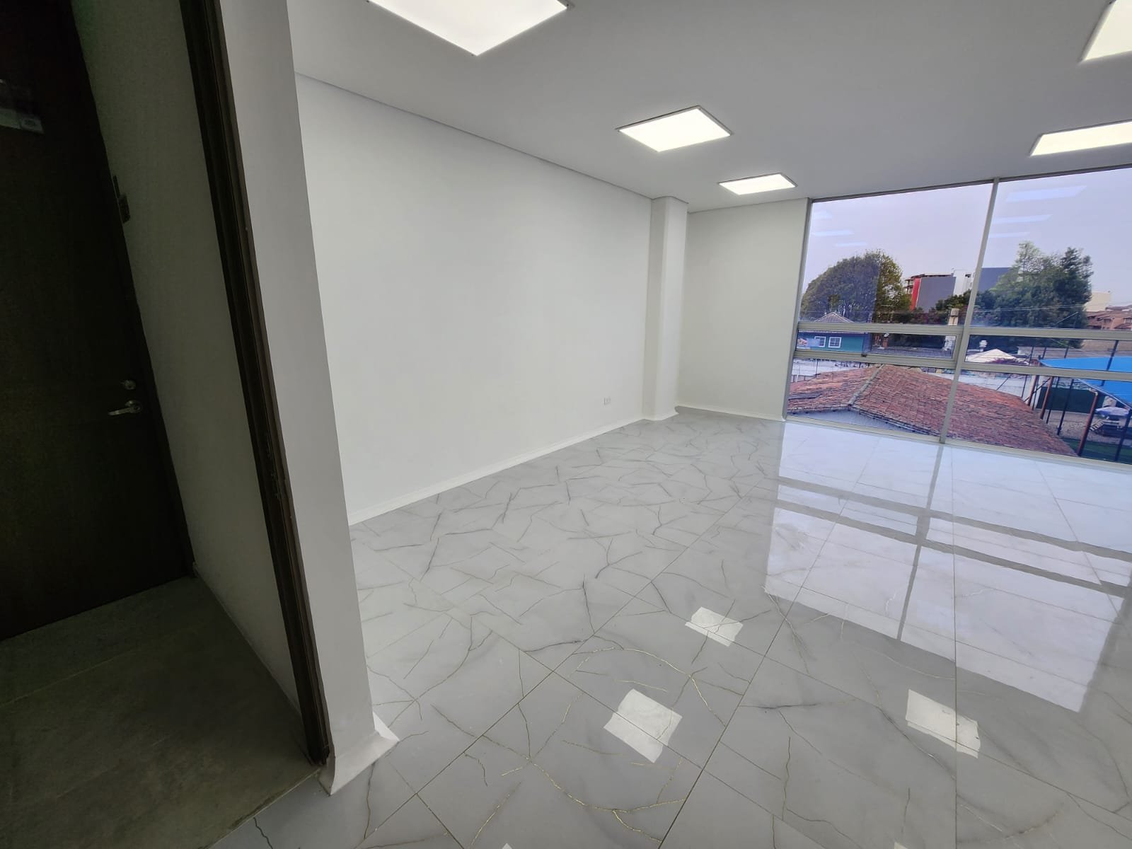 314202-454753-1083371084427173 Oficina en venta en Chía, 27,07 m² remodelada con parqueadero