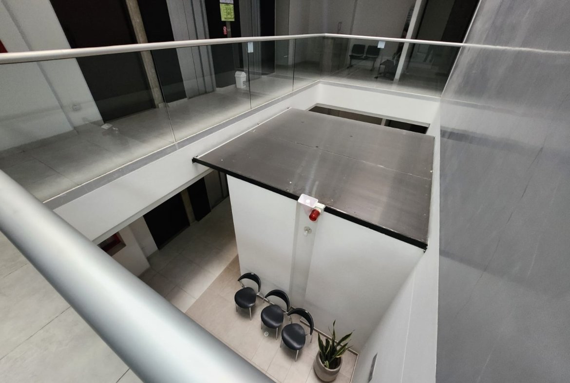 Oficina en venta en Chía, 27,07 m² remodelada con parqueadero