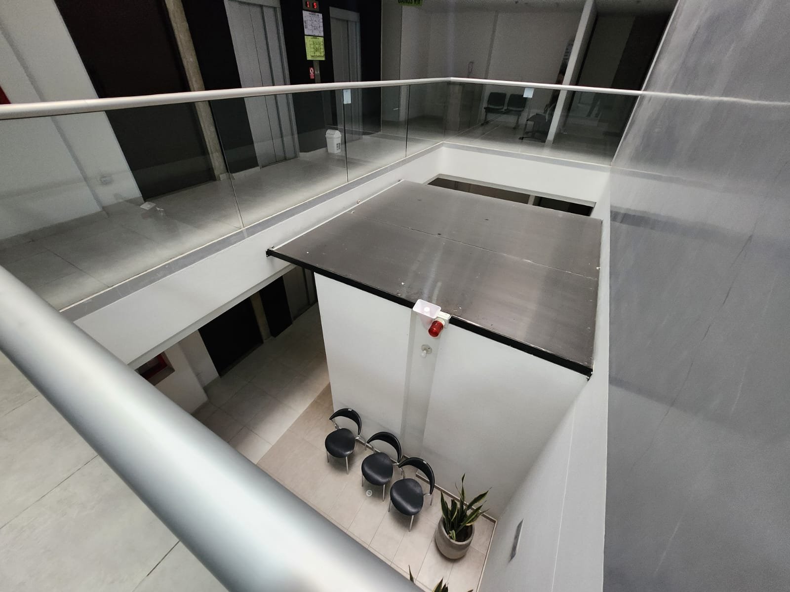 314202-454753-1099138706002778 Oficina en venta en Chía, 27,07 m² remodelada con parqueadero