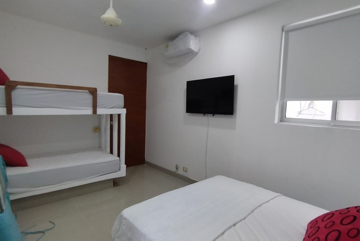 Apartamento en venta en Laguna Club Cartagena de Indias, piscina privada y venta a puerta cerrada