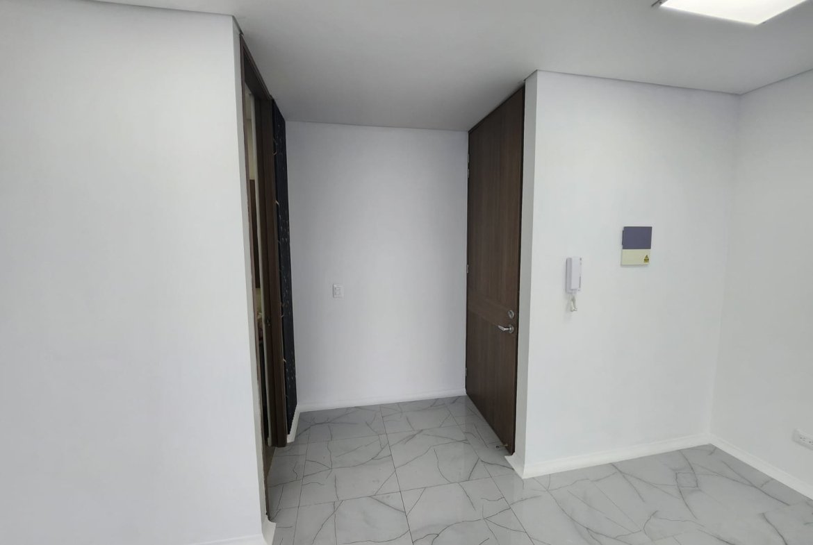 Oficina en venta en Chía, 27,07 m² remodelada con parqueadero