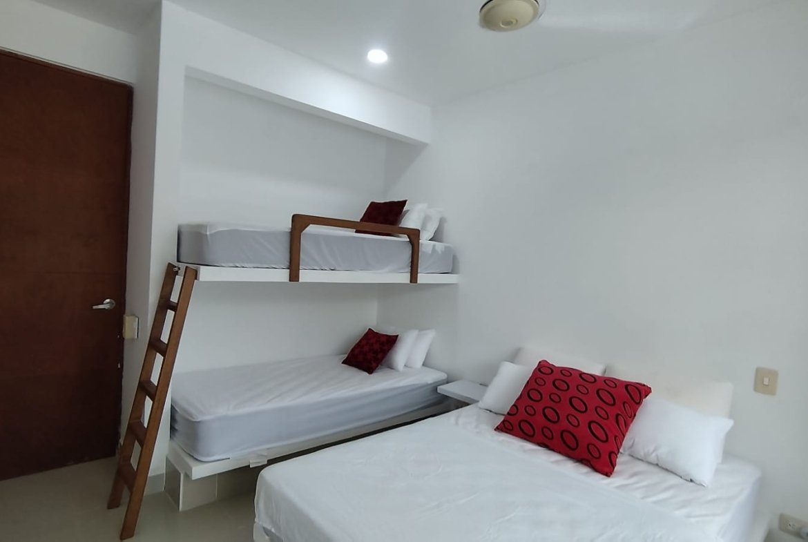 Apartamento en venta en Laguna Club Cartagena de Indias, piscina privada y venta a puerta cerrada