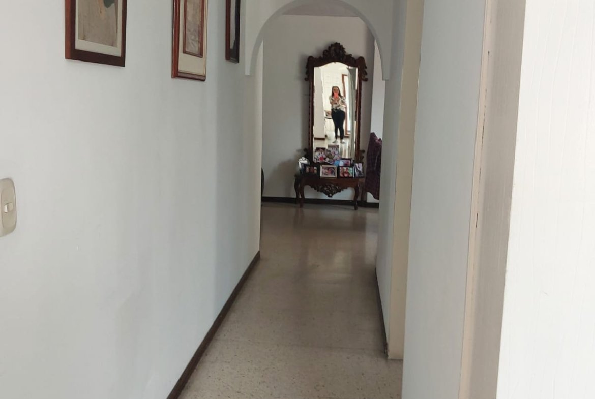 Apartamento en venta en Prados del Norte, Cali de 85 m²