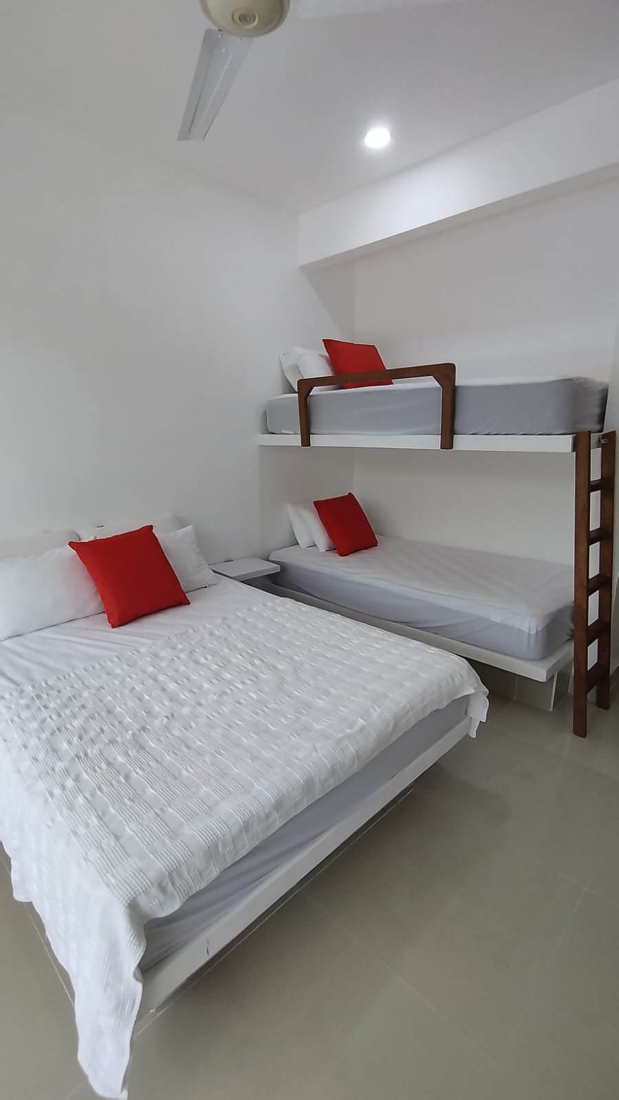 314202-454753-1447424790632174 Apartamento en venta en Laguna Club Cartagena de Indias, piscina privada y venta a puerta cerrada