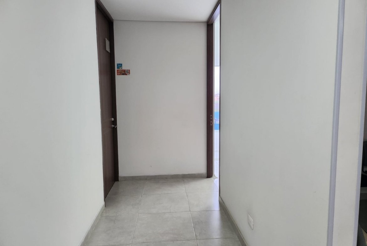 Oficina en venta en Chía, 27,07 m² remodelada con parqueadero