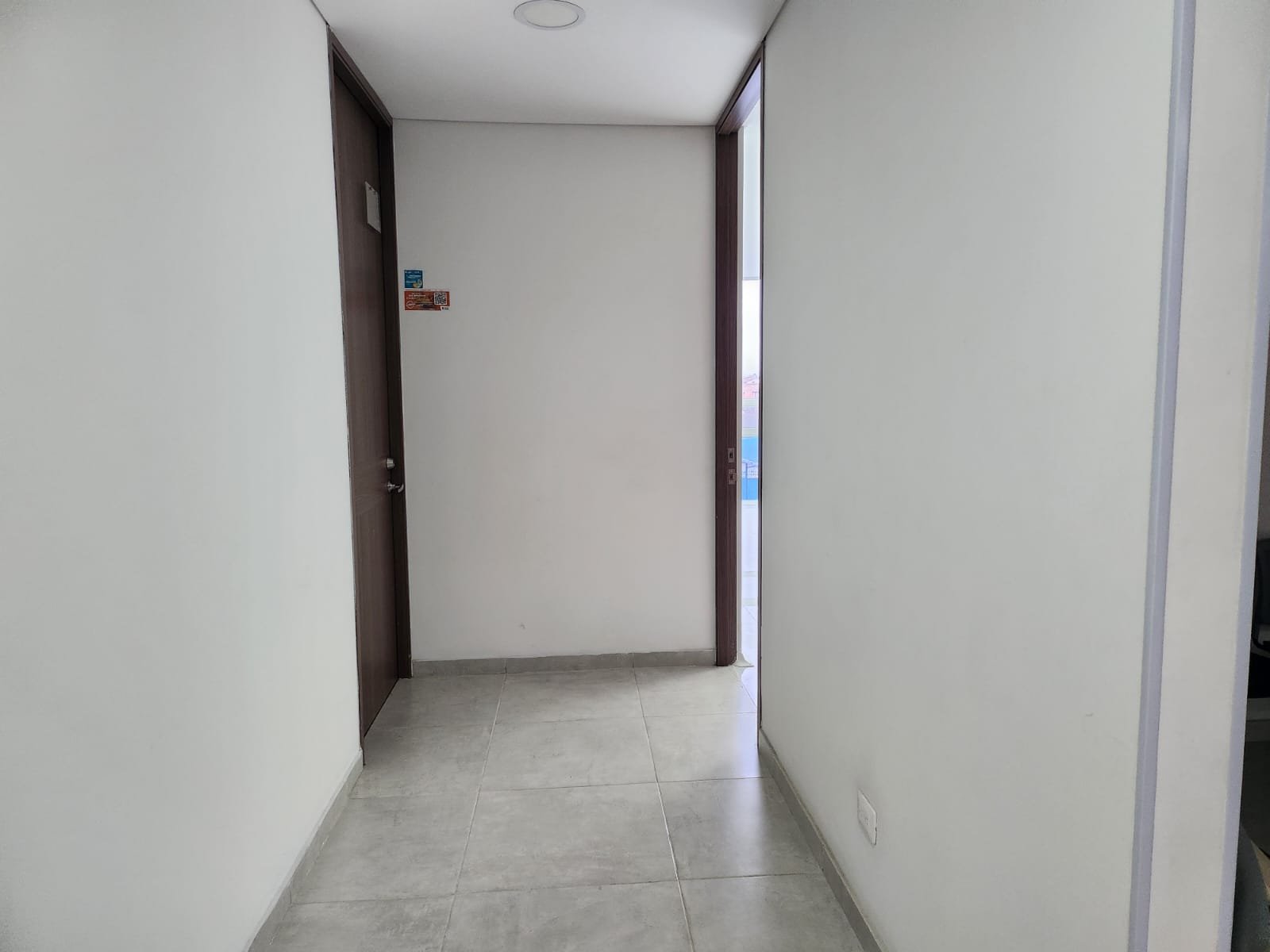 314202-454753-1457346246236954 Oficina en venta en Chía, 27,07 m² remodelada con parqueadero