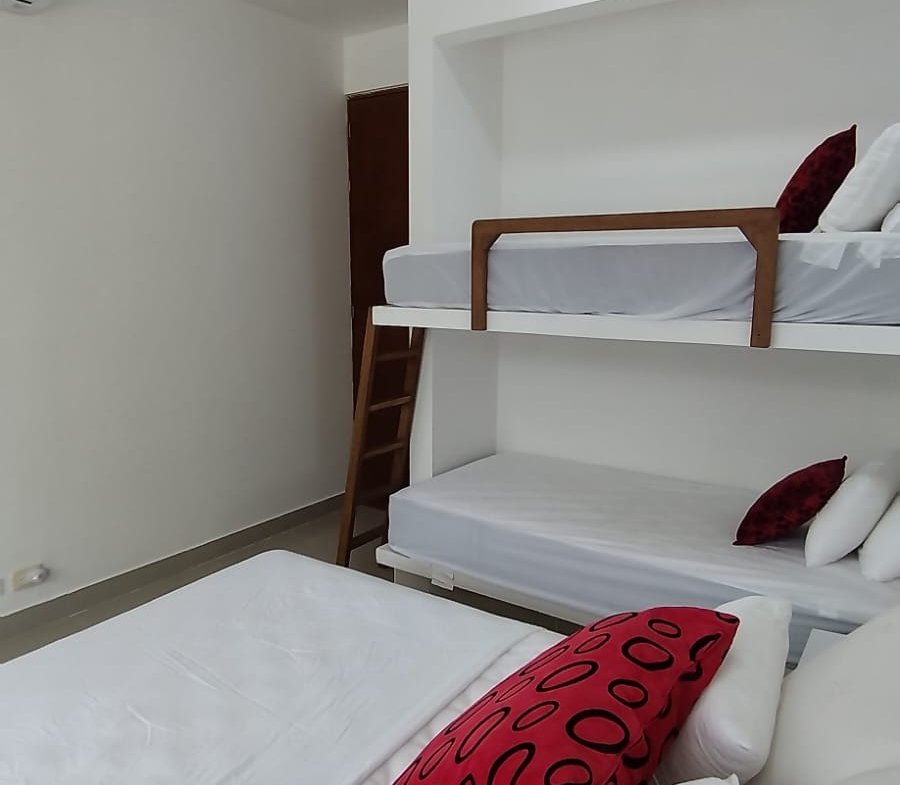 Apartamento en venta en Laguna Club Cartagena de Indias, piscina privada y venta a puerta cerrada