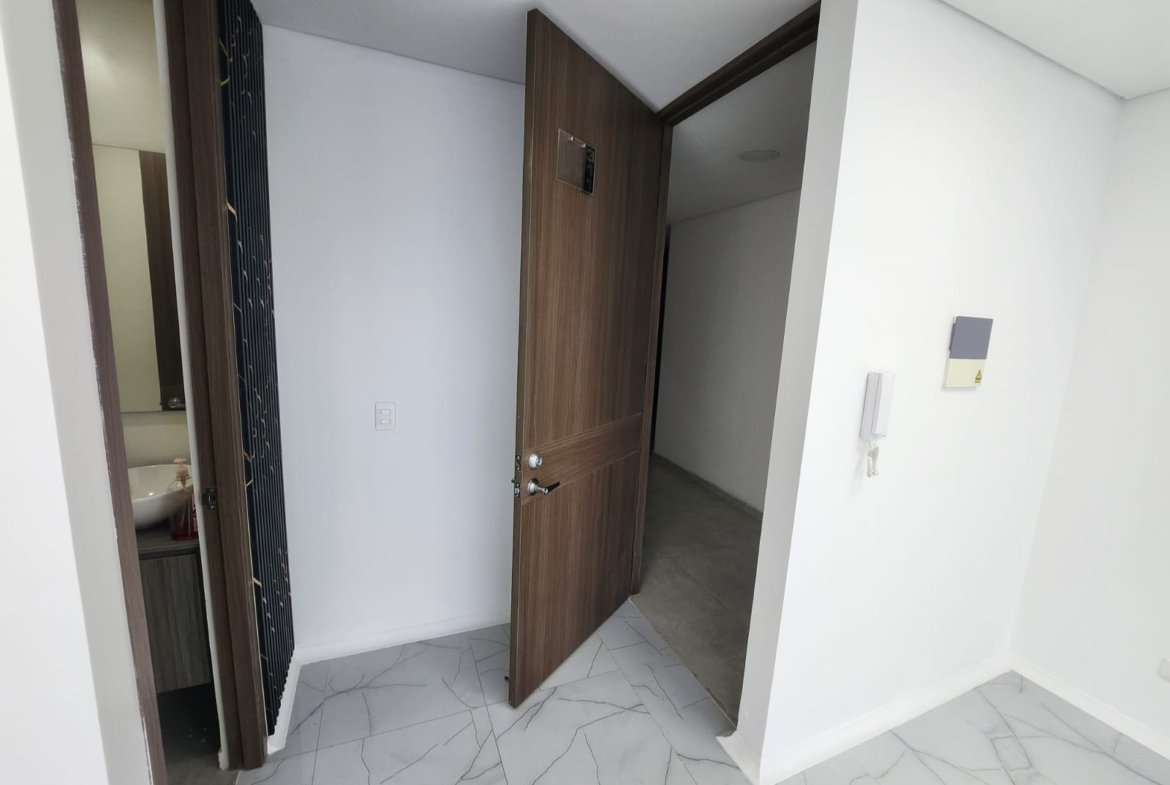 Oficina en venta en Chía, 27,07 m² remodelada con parqueadero
