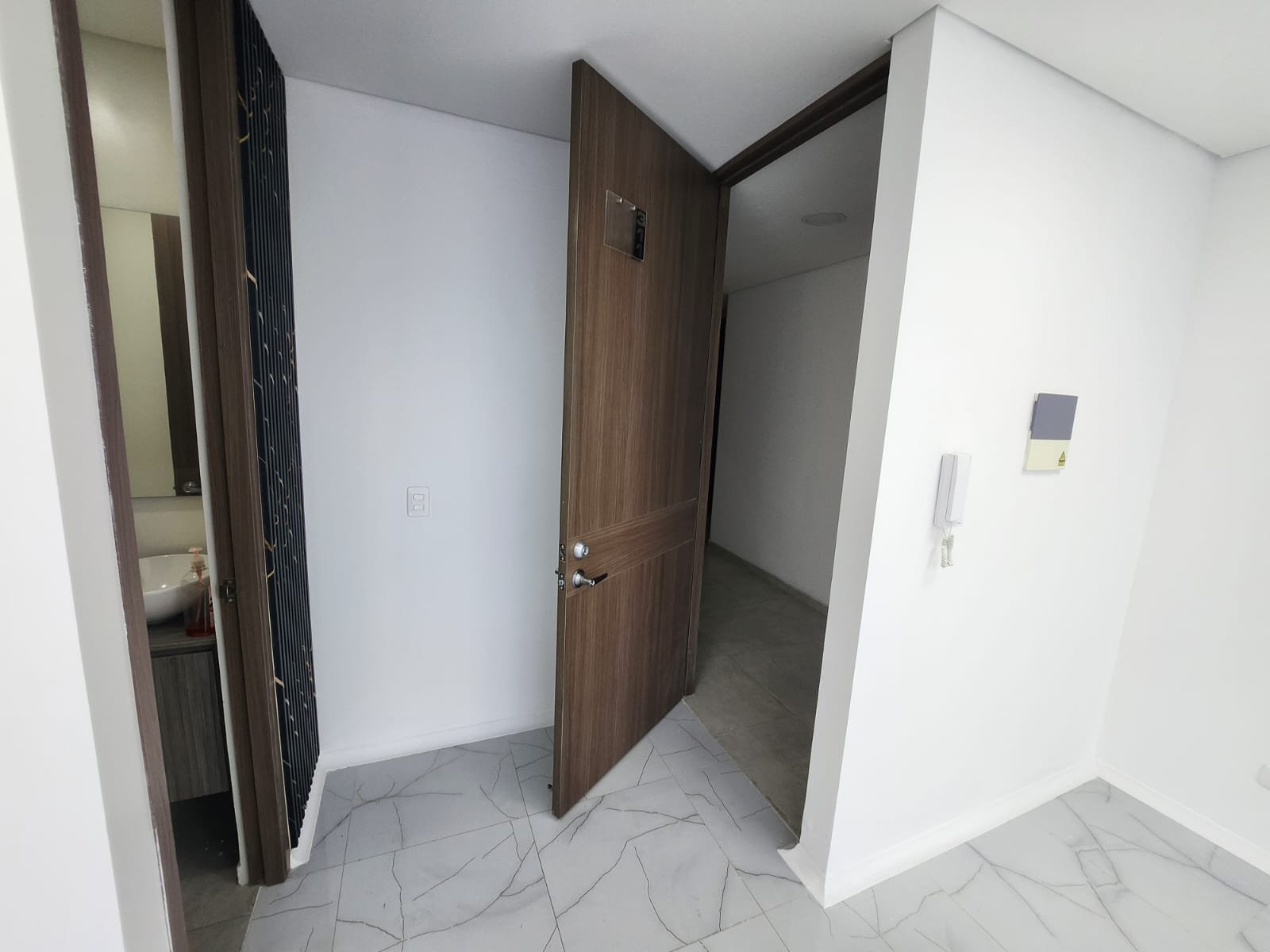 314202-454753-1501899301701211 Oficina en venta en Chía, 27,07 m² remodelada con parqueadero