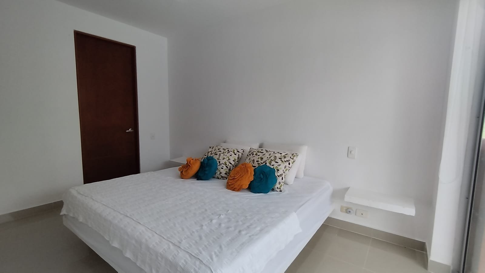 314202-454753-1818336809189355 Apartamento en venta en Laguna Club Cartagena de Indias, piscina privada y venta a puerta cerrada