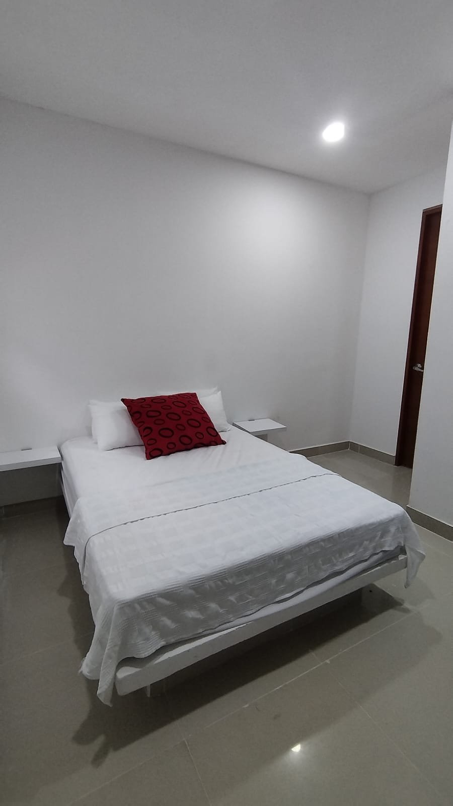314202-454753-2174152356465935 Apartamento en venta en Laguna Club Cartagena de Indias, piscina privada y venta a puerta cerrada